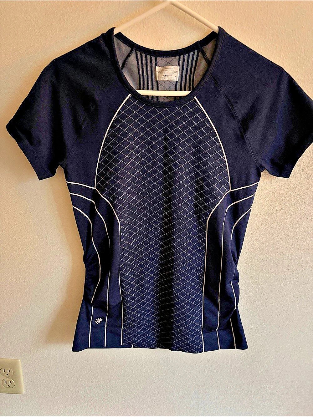 Athleta L Finish Fast Line Tee High Performance Activewear Top